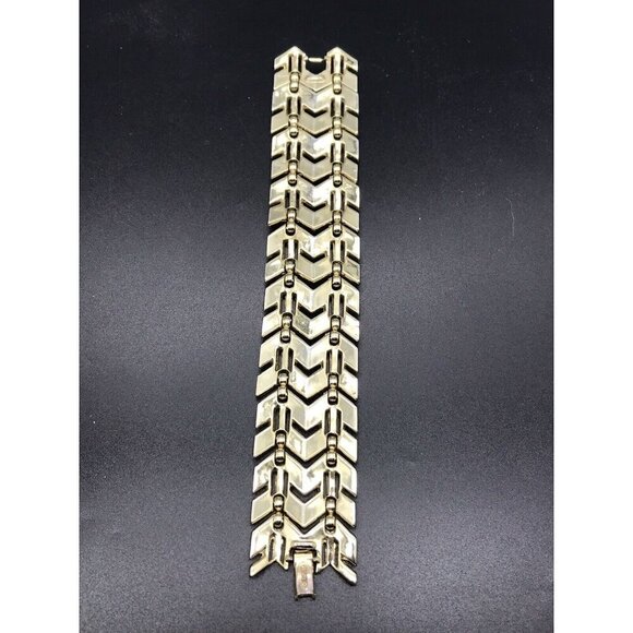 Vintage Lisner Wide Chevron Link Bracelet Beautiful Brushed & Smooth Gold Tone - Picture 8 of 9